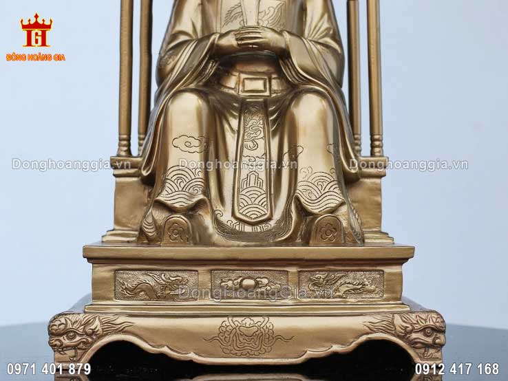 Pho tượng vua Lê Thánh Tông bằng đồng có độ bền cao, an tâm khi sử dụng lâu dài